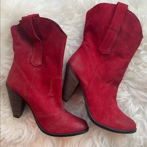 NWT Steve Madden Trott Distressed Cowboy Boot, Ruby Red, size 9